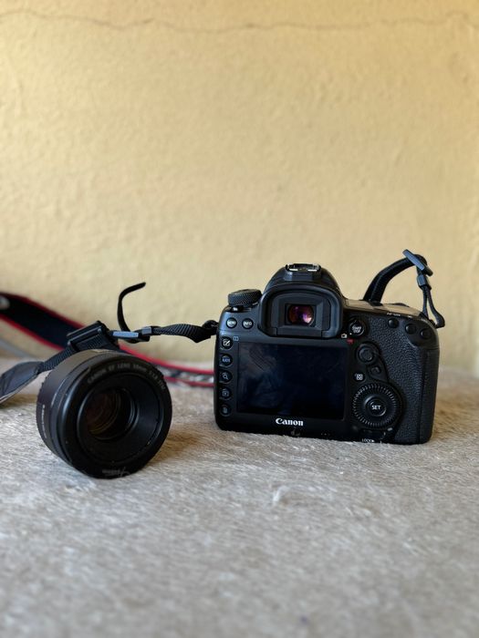 Canon 5D Mark IV + 50mm f/1.8