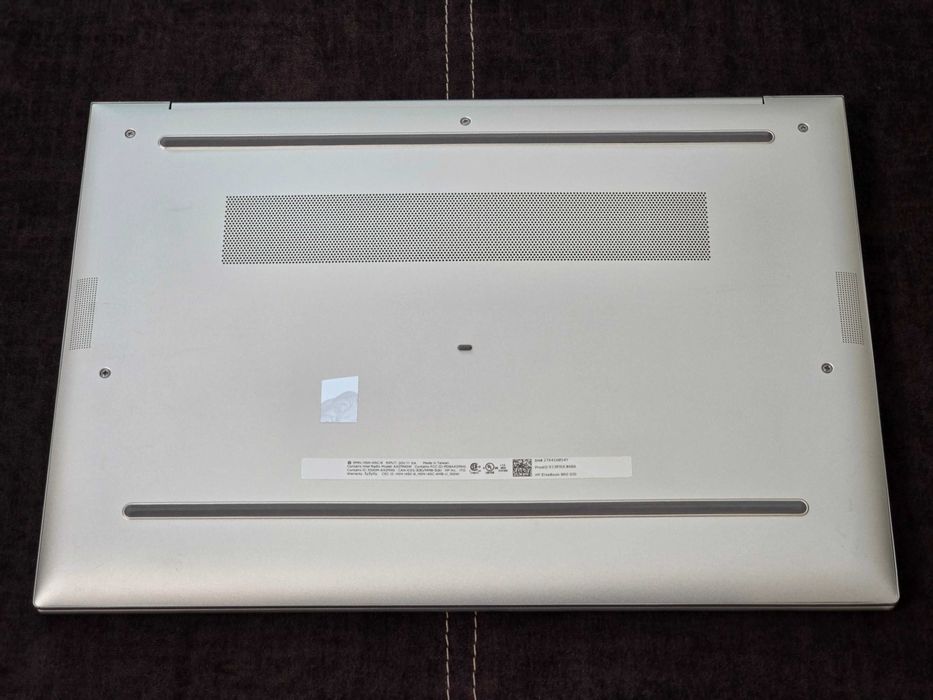 HP EliteBook 860 G10 (16" FHD+ 100% sRGB/ i7-1365U/ 16 DDR5/ 512 NVMe)