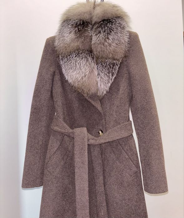 Plaszcz welniany z futrem naturalnym ( nowy ) roz.S