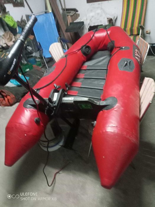 Barco insuflável + motor