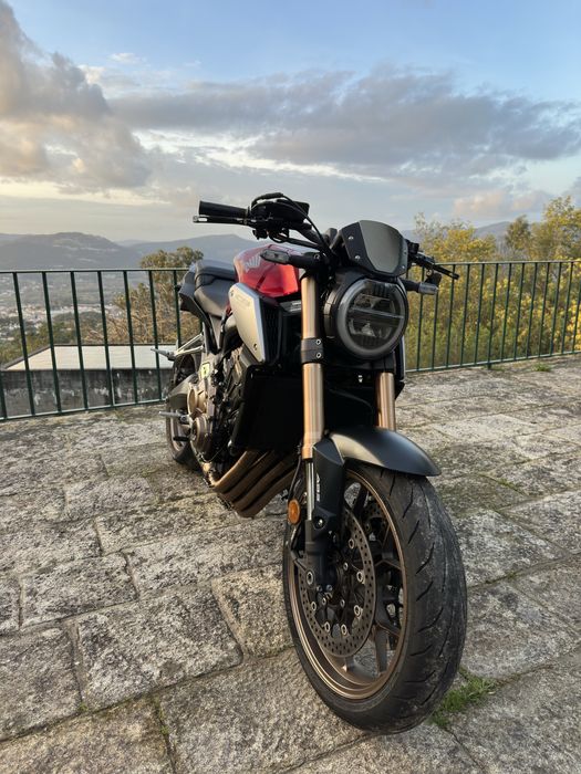 Honda cb650r 2021 35kw (livrete)
