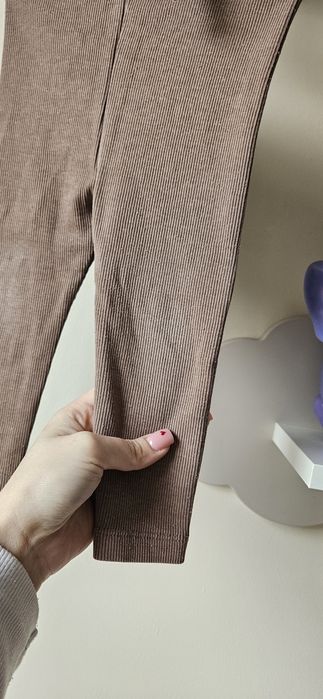 Brązowe legginsy zara 80