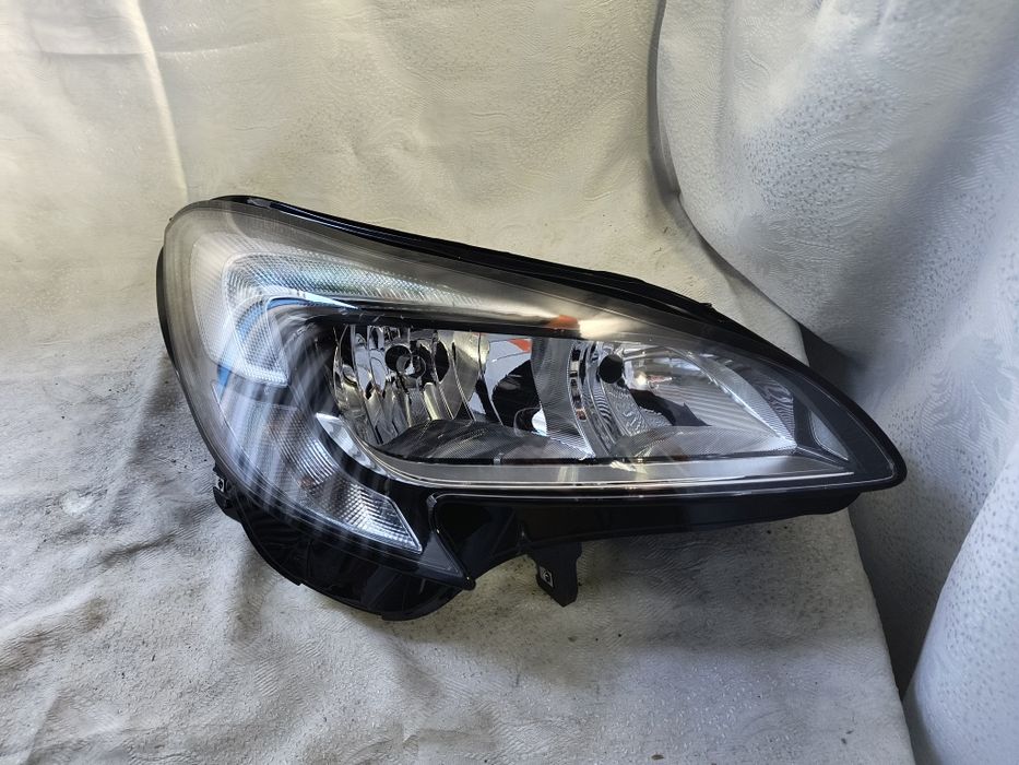Lampa prawa LED Drl Opel Corsa E Europa reflektor przedni prawy