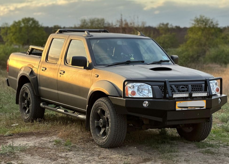 Бампер на  пікап Nissan Navara, Ford Ranger, Peugeot Landtrek, L200