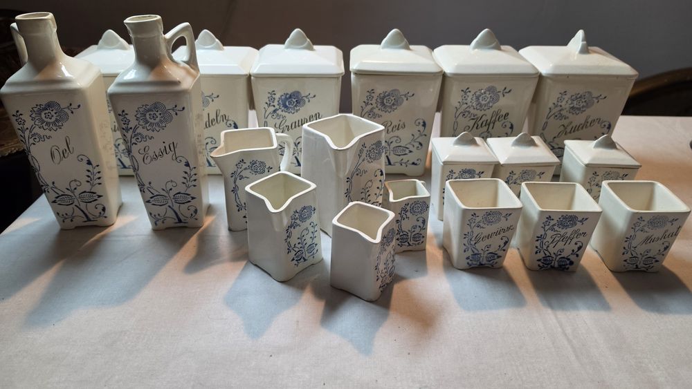 Zestaw ceramiki na przyprawy