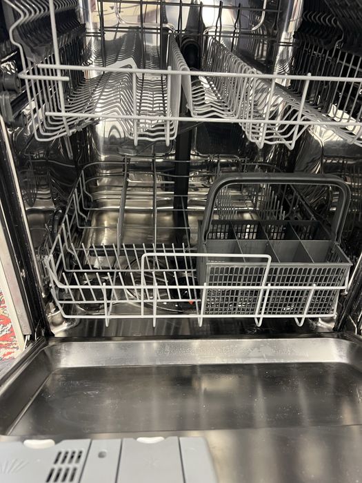 Вбудована посудомийка elektrolux