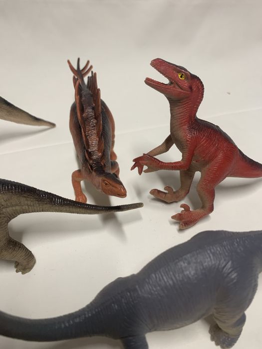 Lote Dinossauros tudo 8 eur