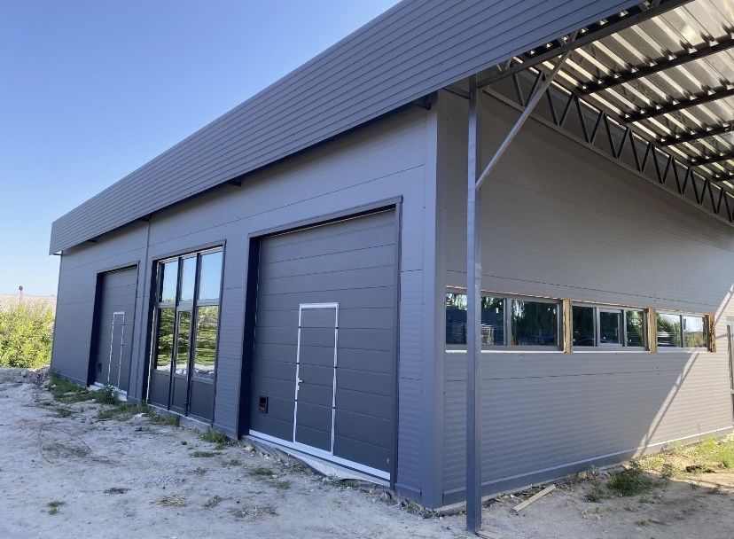 Будівництво споруд із сендвіч панелей