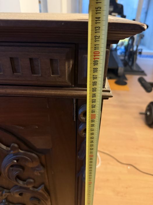 Móvel armário louceiro em madeira maciça castanho