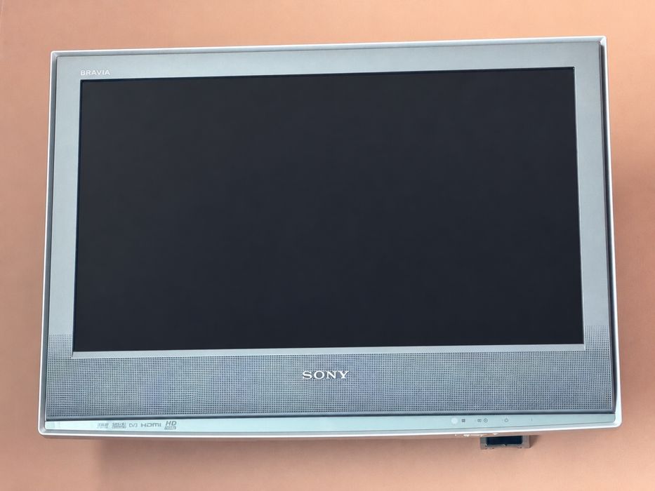Телевізор Sony Bravia 26 дюймів, HDMI, кронштейн Vogel’s, пульт