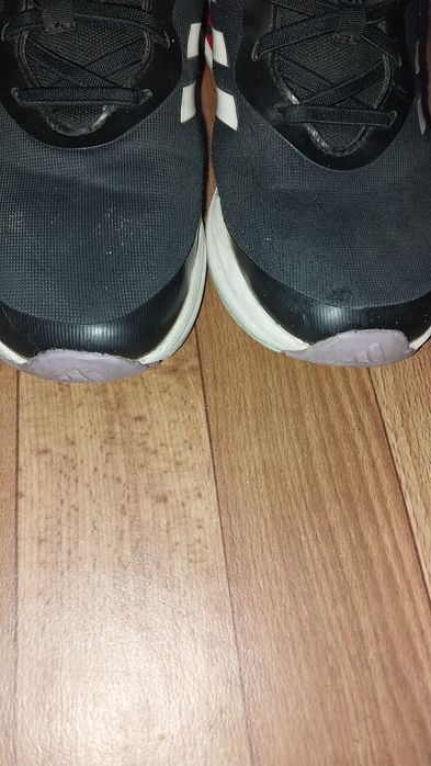 Продам кроссовки