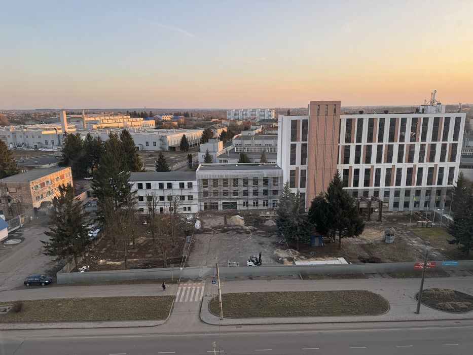 3-кімнатна квартира з великою кухнею 23 кв м новобудова