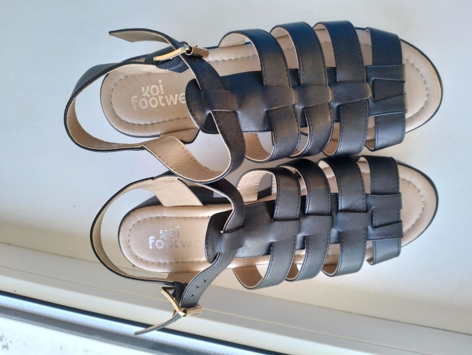 Босоніжки.Bibi lou. Сандалі. Платформа. Танкетка