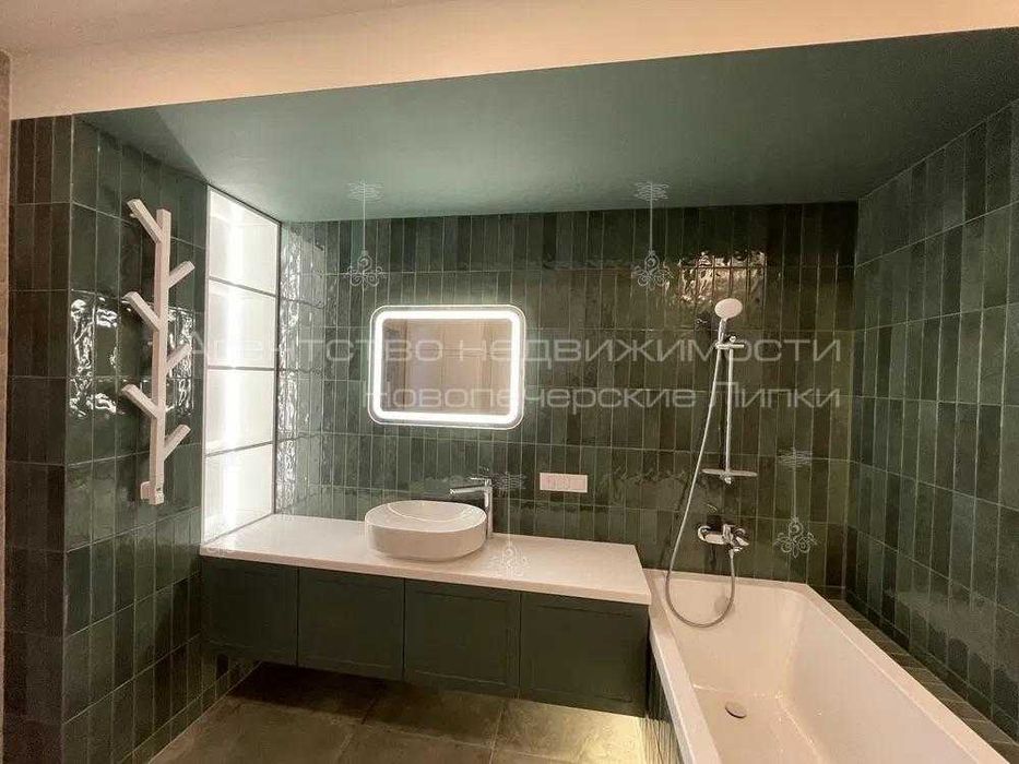 Продаж триповерхового таунхауса 290м2 в Козині КМ Montana Village