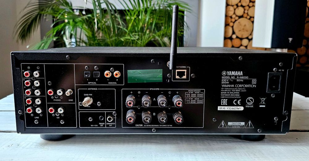 Yamaha R-N803D - amplituner sieciowy - idealny jak nowy