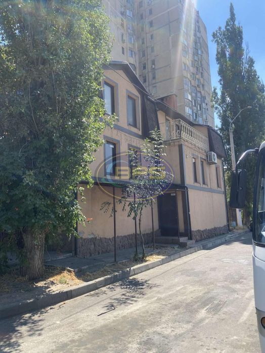 Продам окремо расташовану будівлю