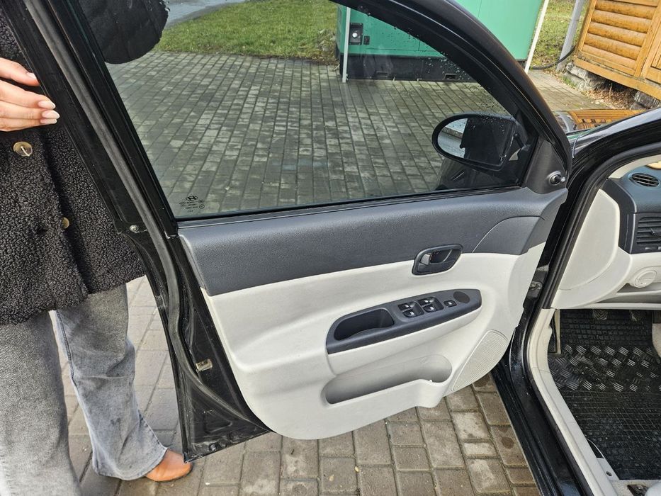 Продам машину,хюндай акцент 2009