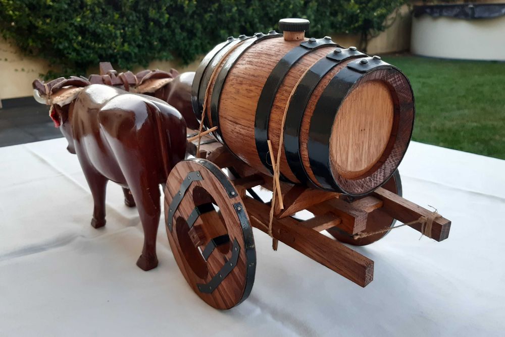 Conjunto de bois feito à mão em madeira - Artesanato