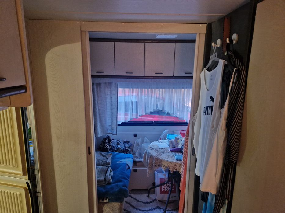 Przyczepa kempingowa w zabudowie