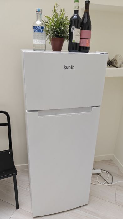 Frigorífico KUNFT KDD5195 (Estático - 143 cm - 206 L - Branco)