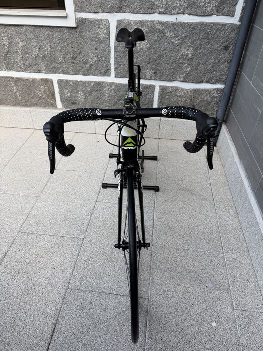 Bicicleta de estrada (Reservada)