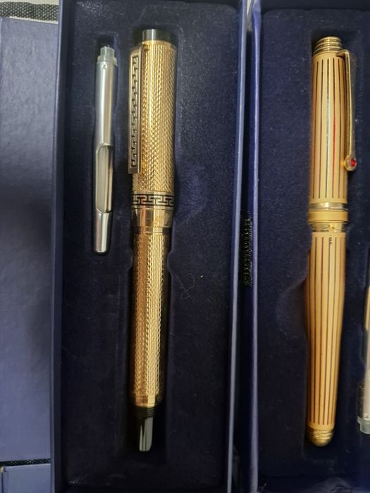 Vendo 4 canetas de coleção