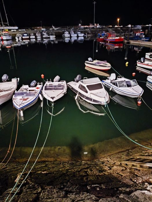 Barco semi-cabinado c/ Suzuki 85 Cv