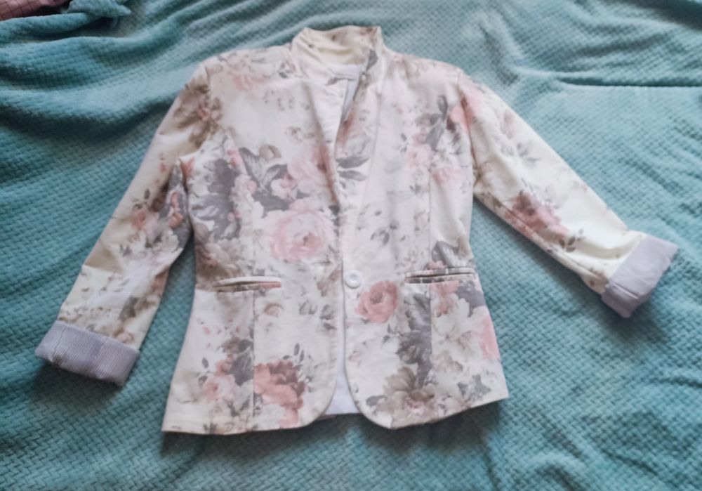 Żakiet w kwiaty rozm. S