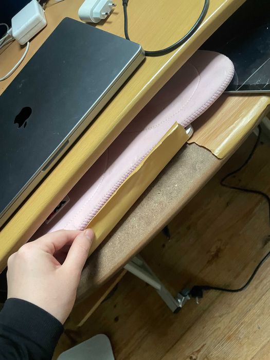 Письмовий компьютерний стіл з поличками