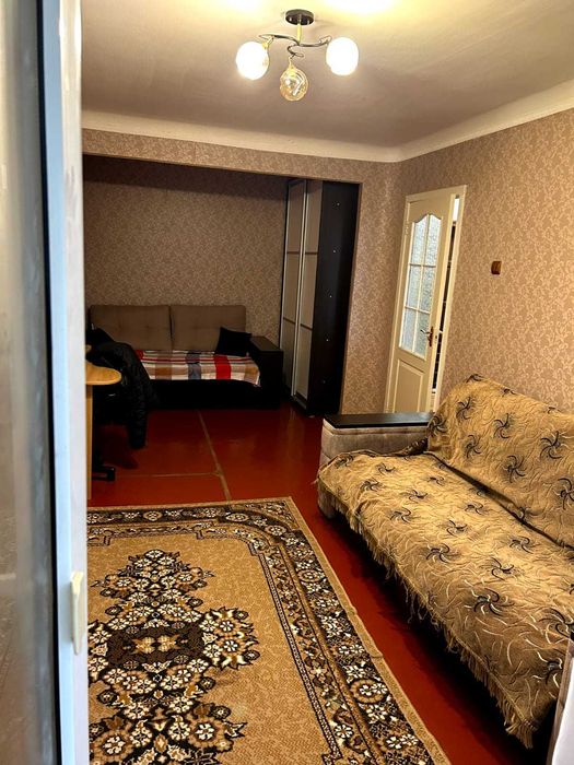 Продається 1-кімнатна квартира в центрі селища Малинівка від власника