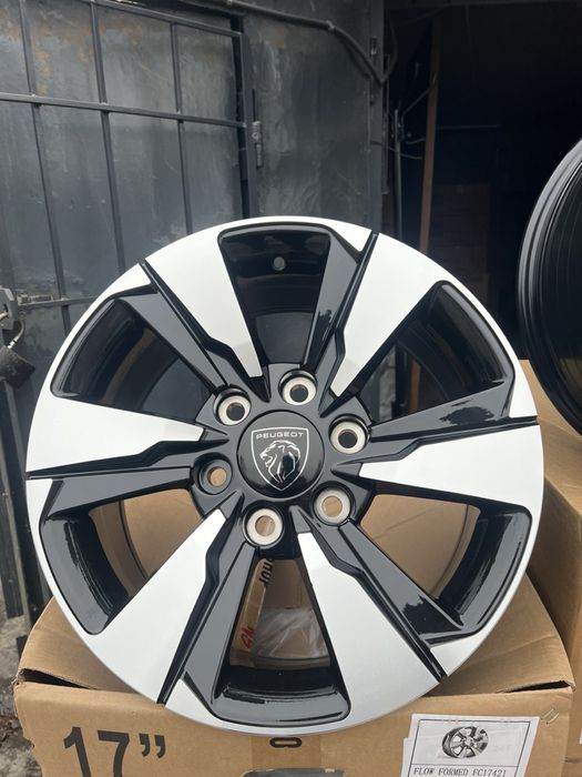 777 R17 6/139,7 новые диски Peugeut