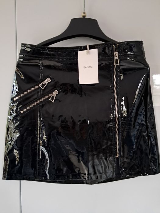 Spódniczka Bershka czarna, mini lakierowana Spódniczka