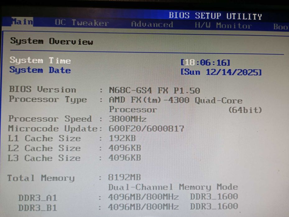 AMD FX4300 процесор. 4 ГБ планка пам'яті.   Повністю робочи