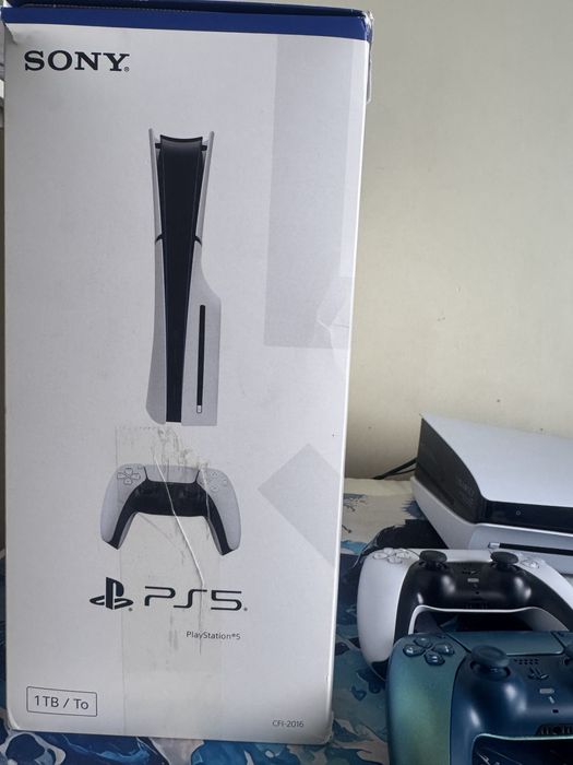 PS5 Slim 1TB +4 comandos