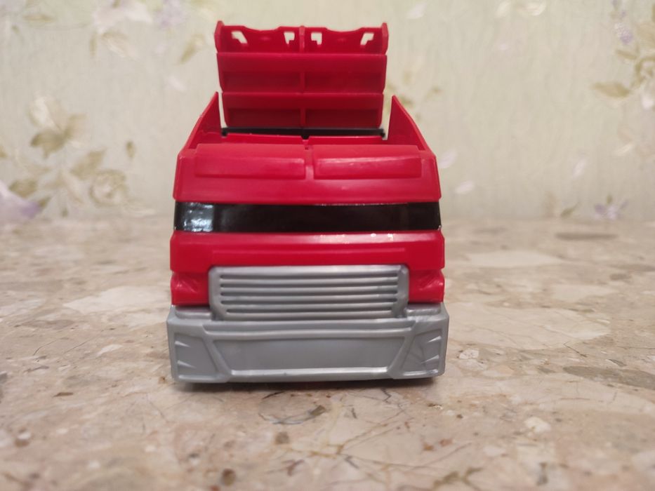 Грузовик Hot Wheels Mega Hauler автовоз на 50 машинок