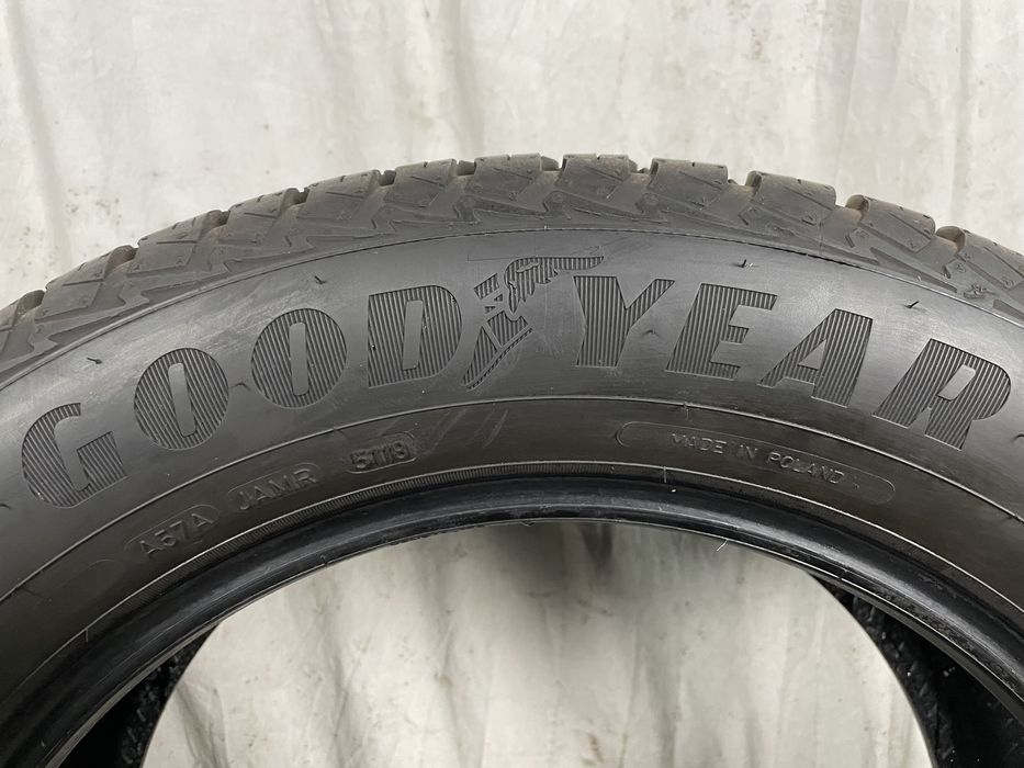 235/55R17 103V Goodyear Vector4Seasons Gen-2