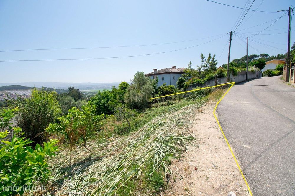 Excelente Terreno em Antuzede, Coimbra com 2255m²