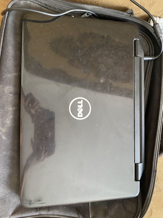 Ноубук бу DELL в хорошому стані. Ідеальний для малечі, для навчання.