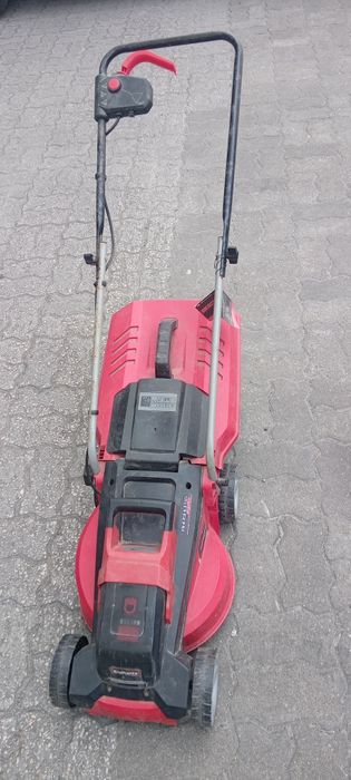 Corta relva a bateria