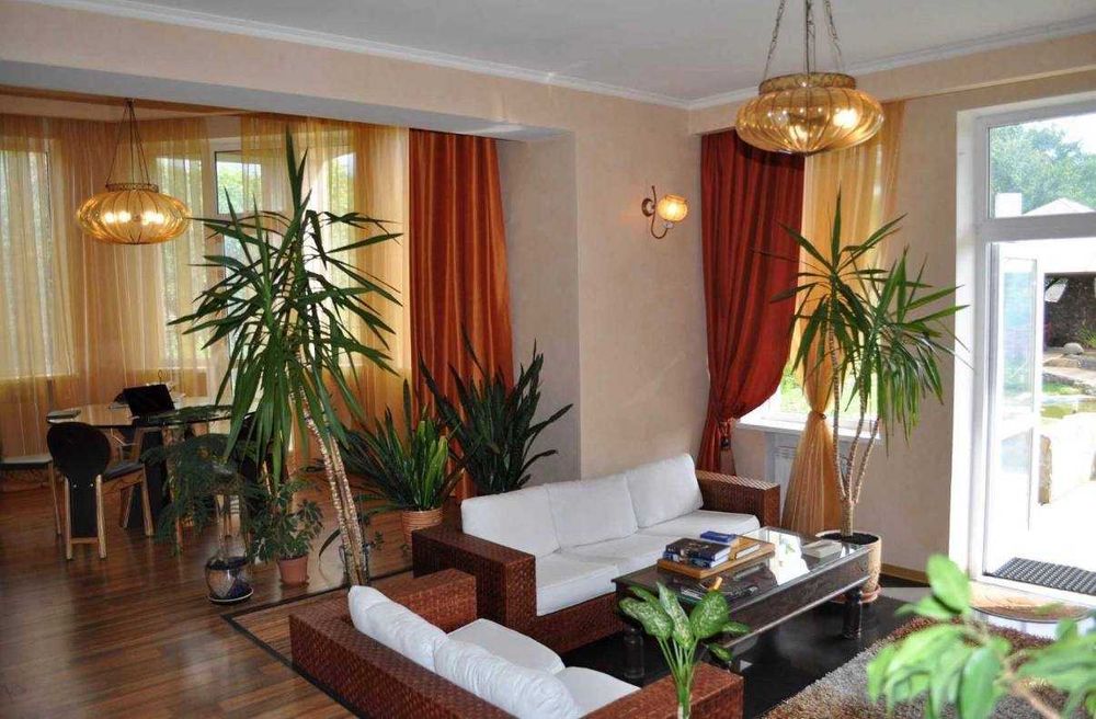 Продаж автономного будинку 380м2 18соток Київська область Велика Салтанівка Ліс річка Стугна озеро підвал гараж