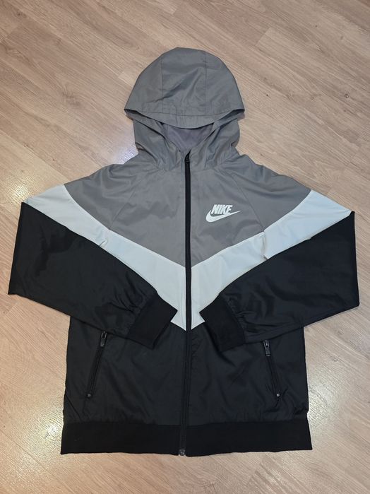 Вітровка Nike на 12-13років, 147-158см
