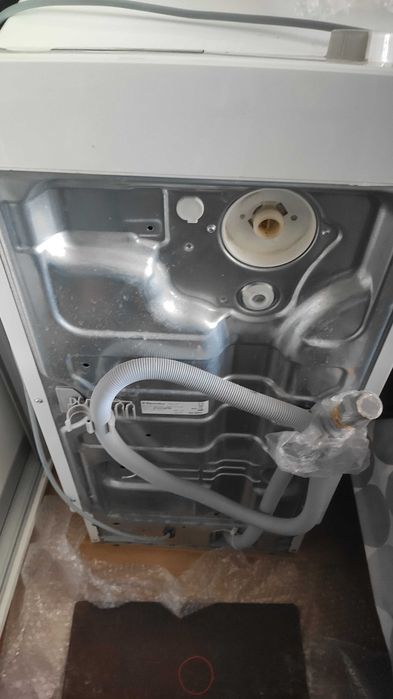 W pełni sprawna Pralka Electrolux EWT 1064 TMW