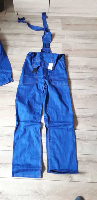 Komplet odziezy roboczej. Polecam.