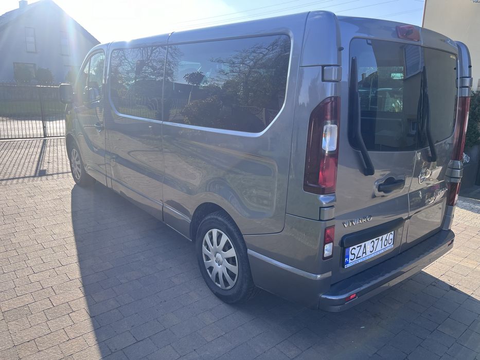 Wynajem busa 9 osbowego wynajem busów