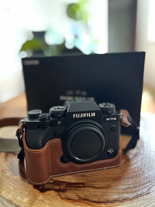FUJIFILM X-T4 + Capa em Couro – Excelente Estado