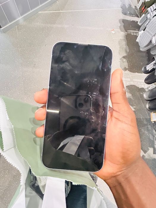 iPhone 14 plus Com sinais de uso