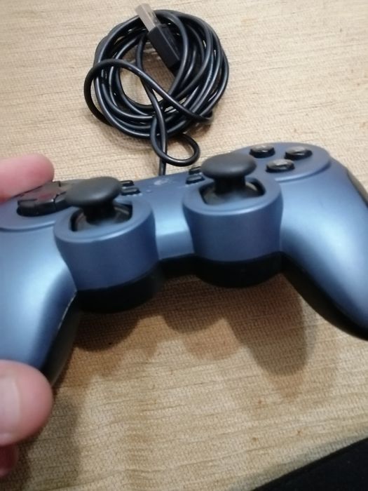 Геймпад logitech gamepad