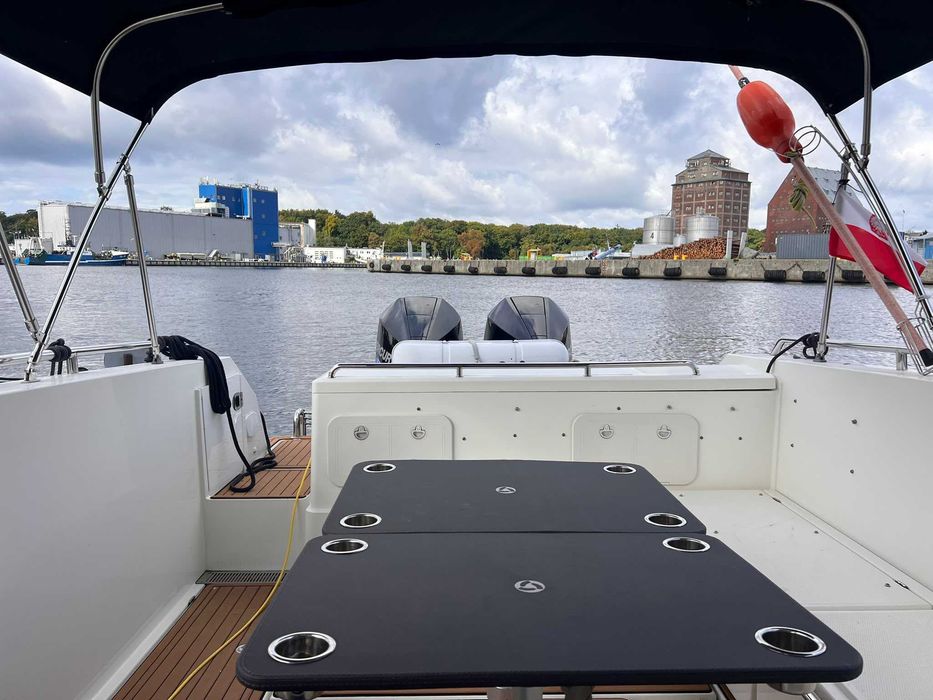 Jacht motorowy Parker Explorer 920 Max