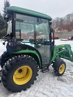 John Deere 3038e  320 godzin 4X4