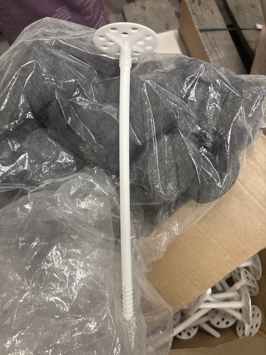 Kołki do styropianu. 10x260 i 10 x 200